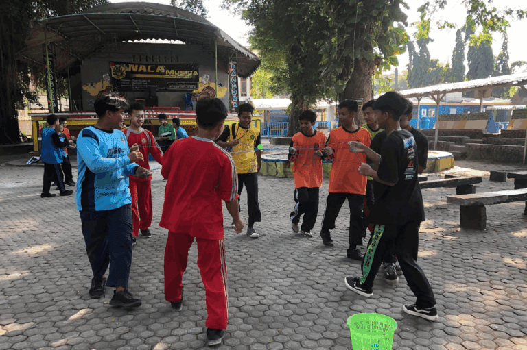 Kegiatan seru di tempat outbound Paggora Kediri bersama pelajar