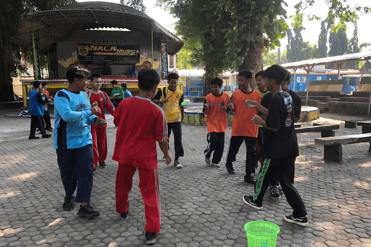 Kegiatan seru di tempat outbound Paggora Kediri bersama pelajar